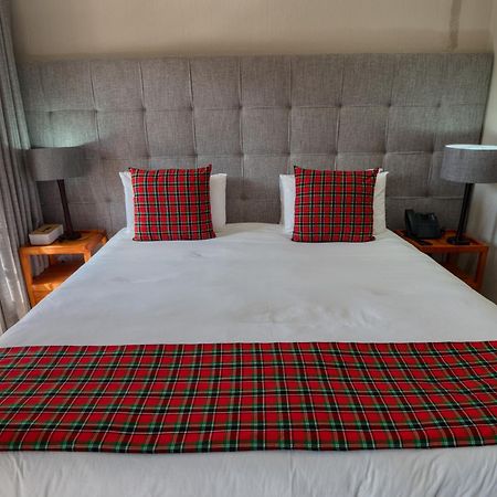 Tembo Guest Lodge เฮซีวิว ภายนอก รูปภาพ