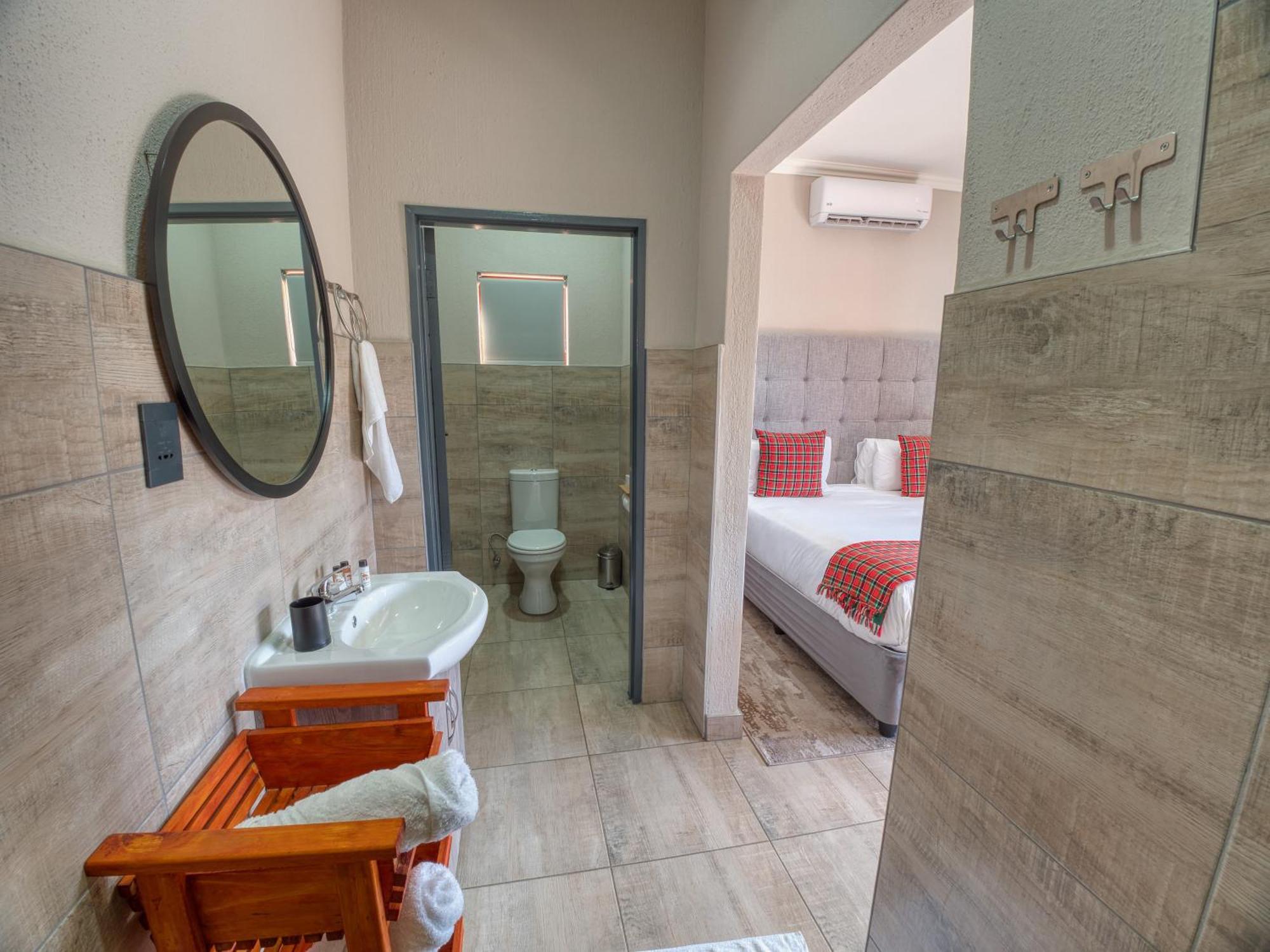 Tembo Guest Lodge เฮซีวิว ภายนอก รูปภาพ