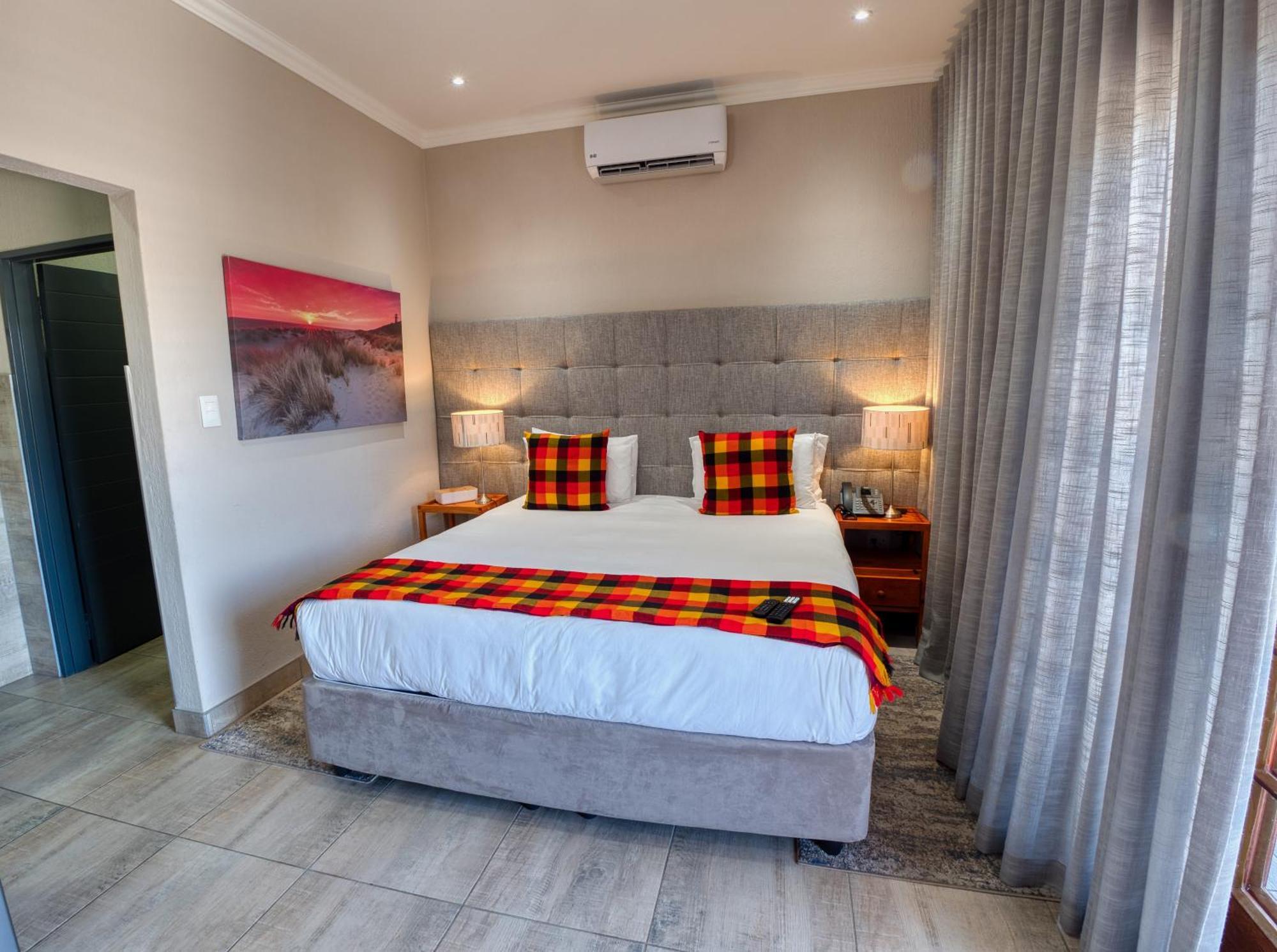 Tembo Guest Lodge เฮซีวิว ภายนอก รูปภาพ