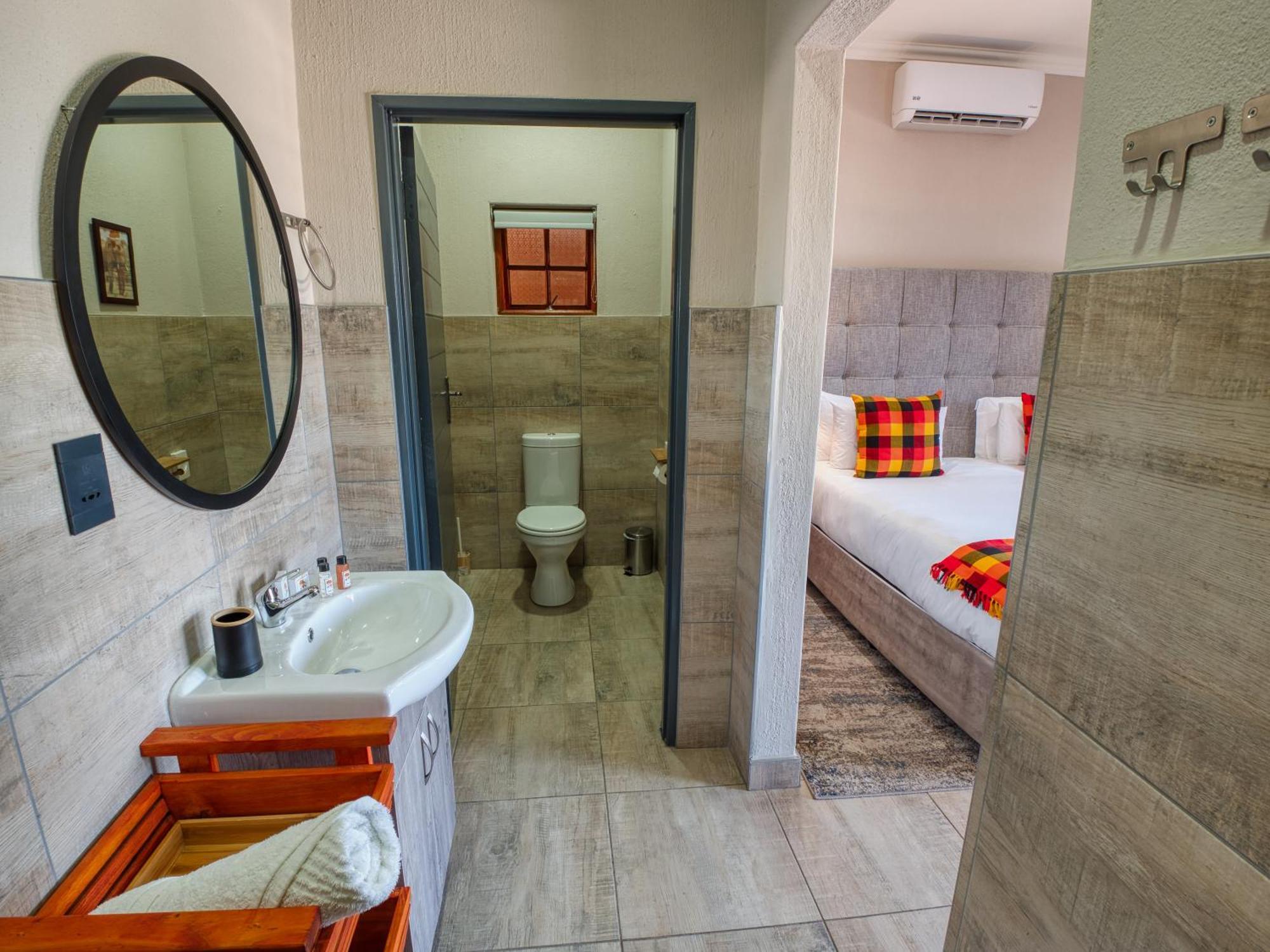 Tembo Guest Lodge เฮซีวิว ภายนอก รูปภาพ
